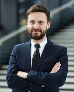 اقای بهمن صادقیان 